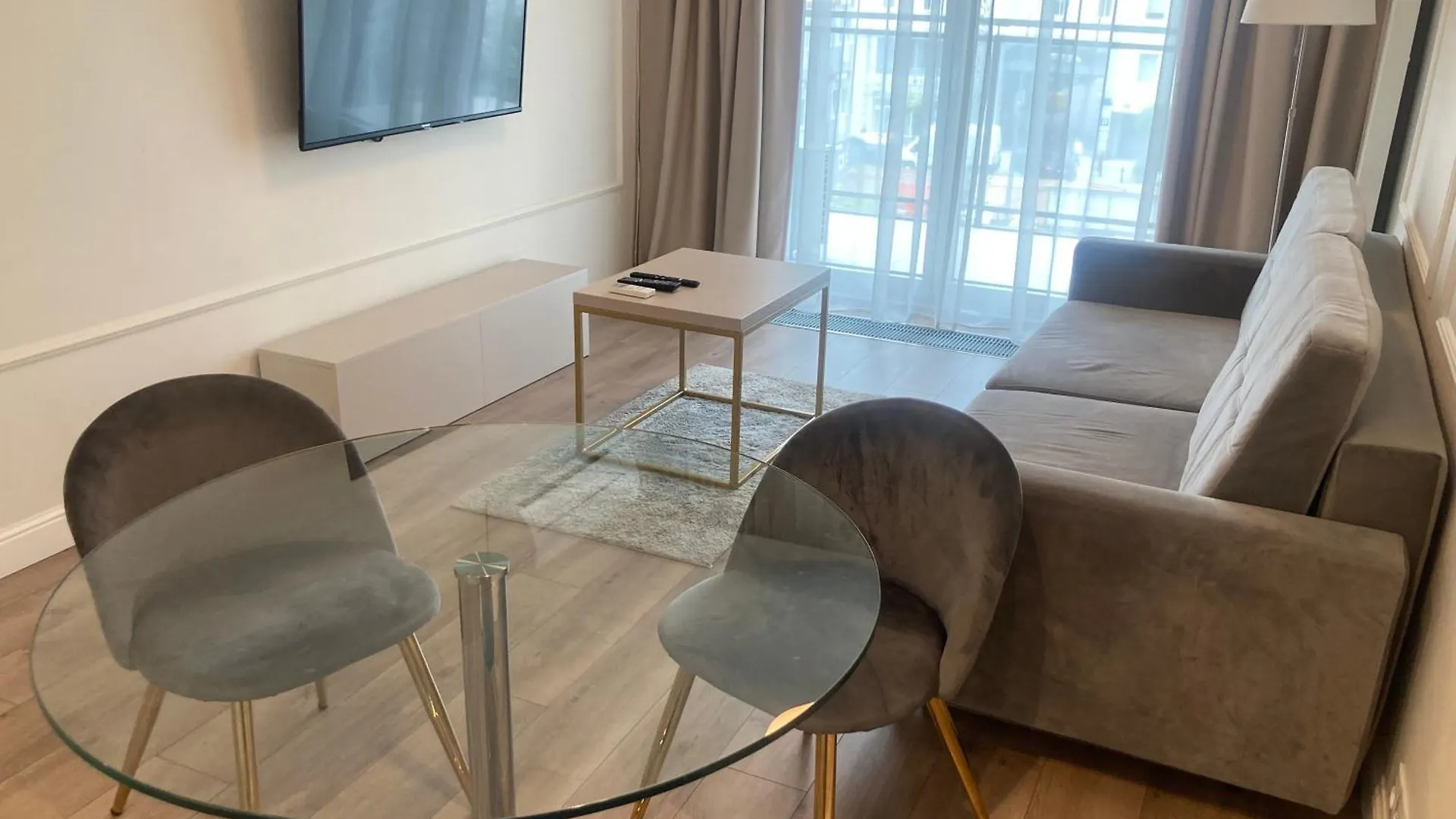 Platinum Towers Hotel Apartments Warsaw 0*,  Poland